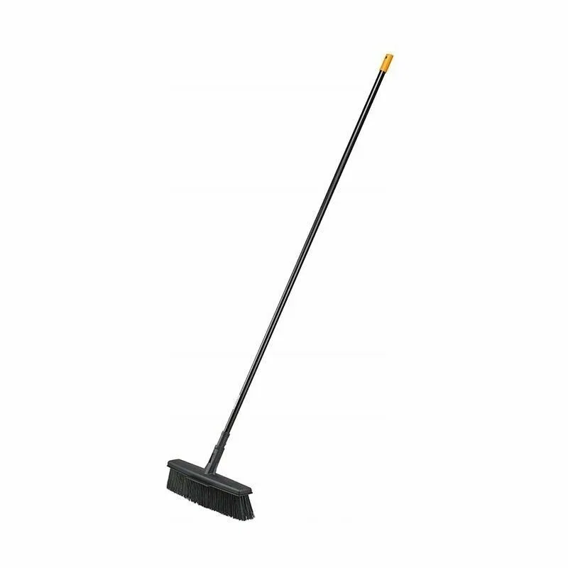 Метла Fiskars Solid большая