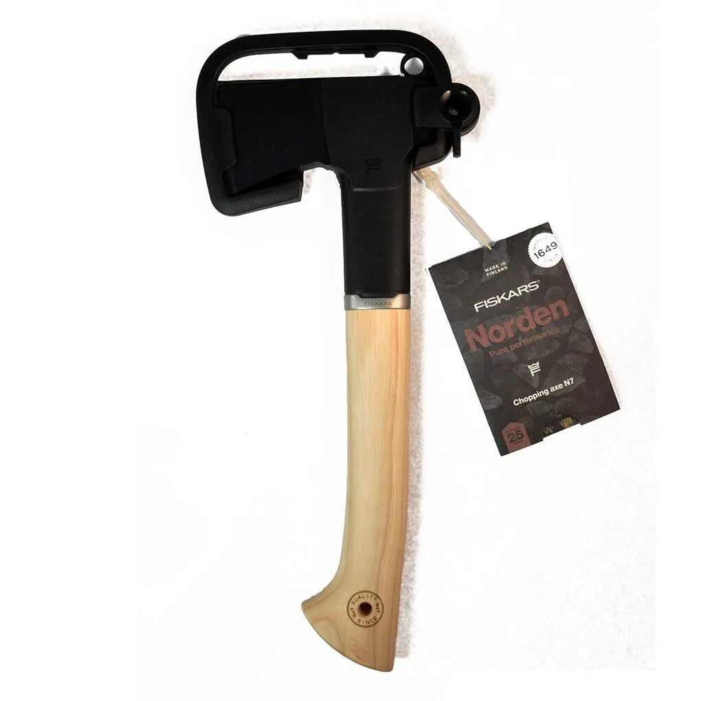 Топор универсальный Fiskars Norden N7
